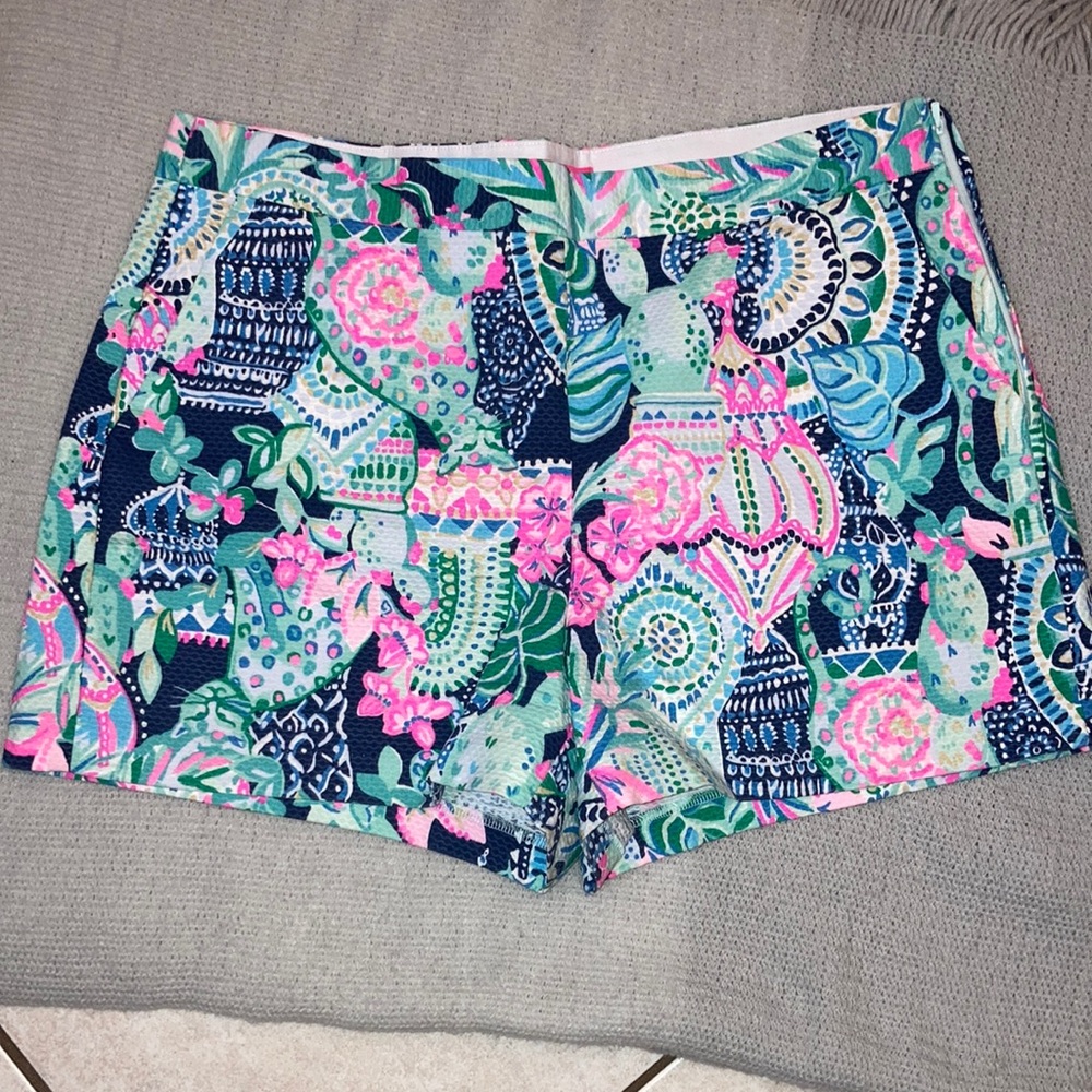 Ladies Lilly Pulitzer size 12 shorts